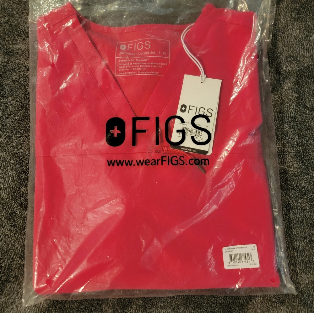 Figs scrub top